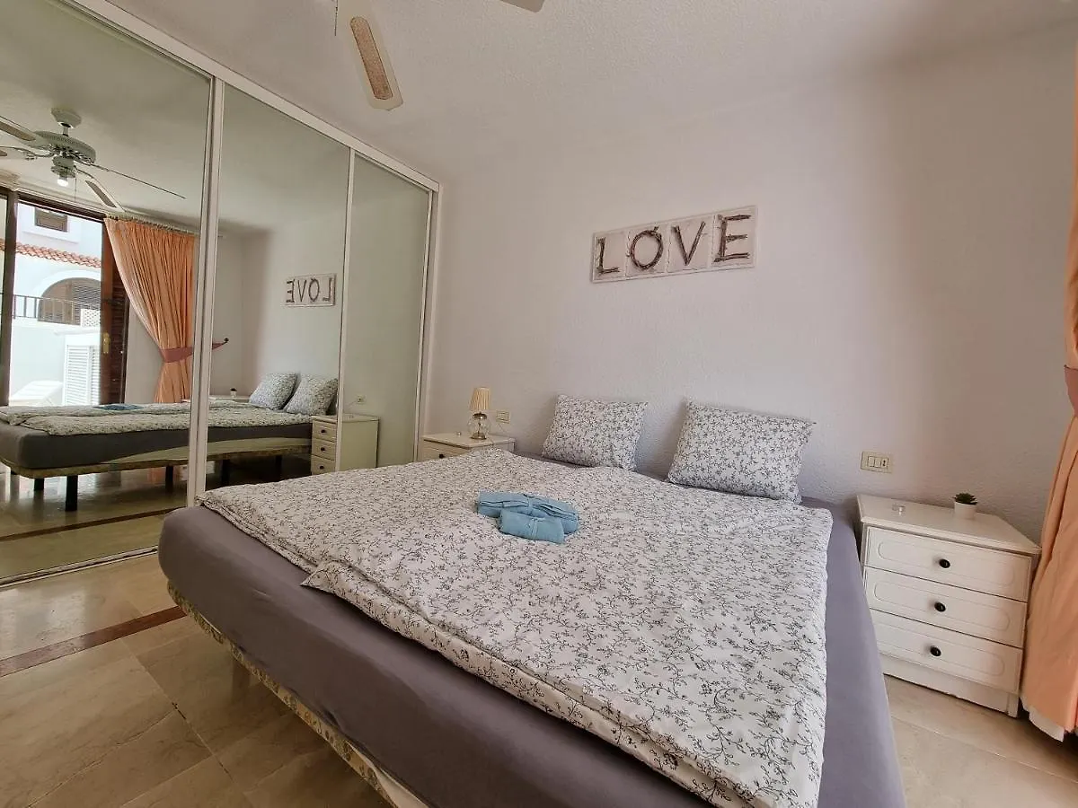 Casa Teide, Ground Floor Apartment Parque Santiago 1, Heated Pool, 100 M To Sea And Beach, Wifi Playa de las Américas