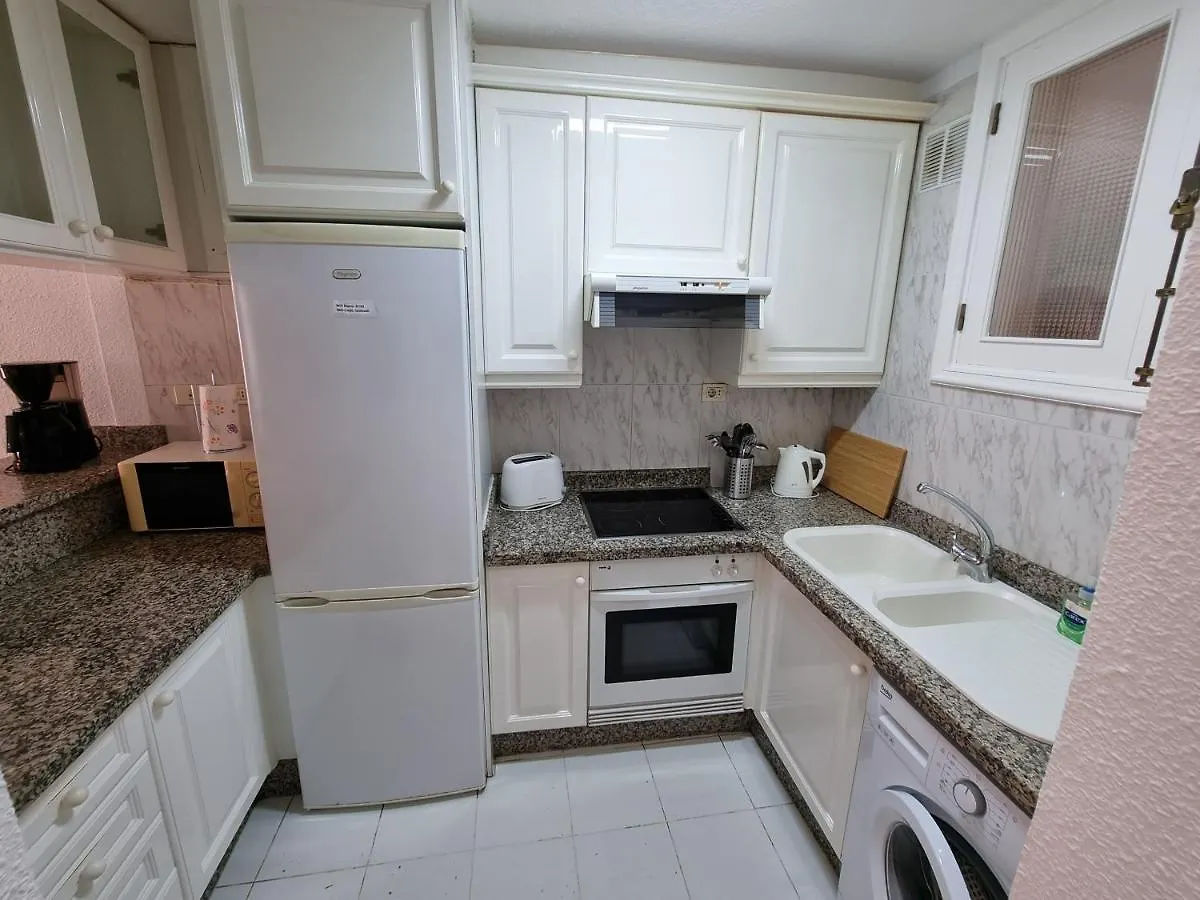 Casa Teide, Ground Floor Apartment Parque Santiago 1, Heated Pool, 100 M To Sea And Beach, Wifi Playa de las Américas